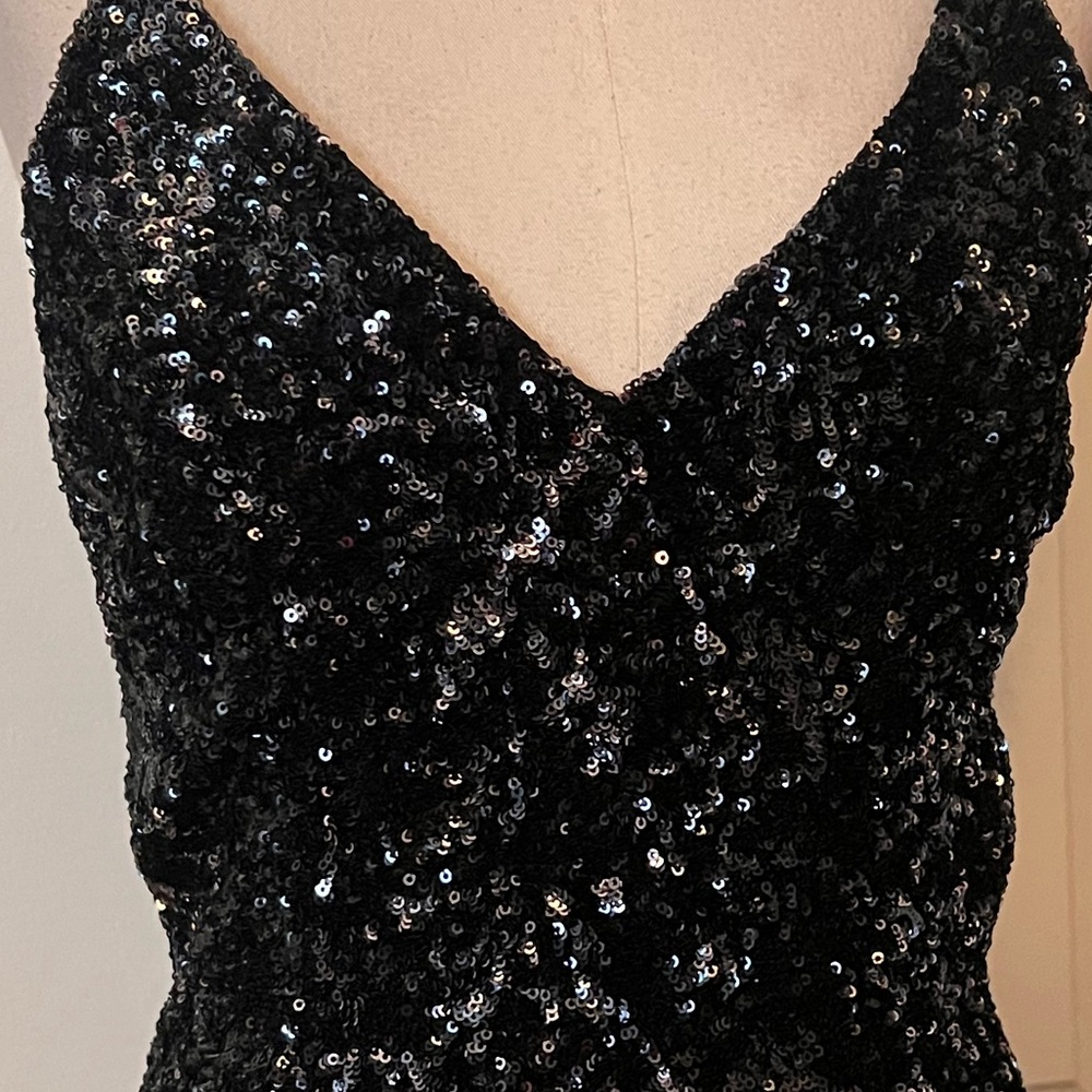 DRESS THE POPULATION 'GEMMA' SEQUIN BLACK/GUNMETAL FIT FLARE DRESS - Picture 9 of 9